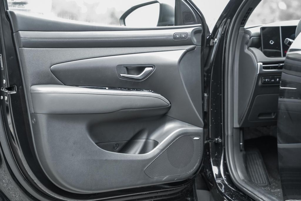 2025 Hyundai Santa Cruz Limited - Photo 34