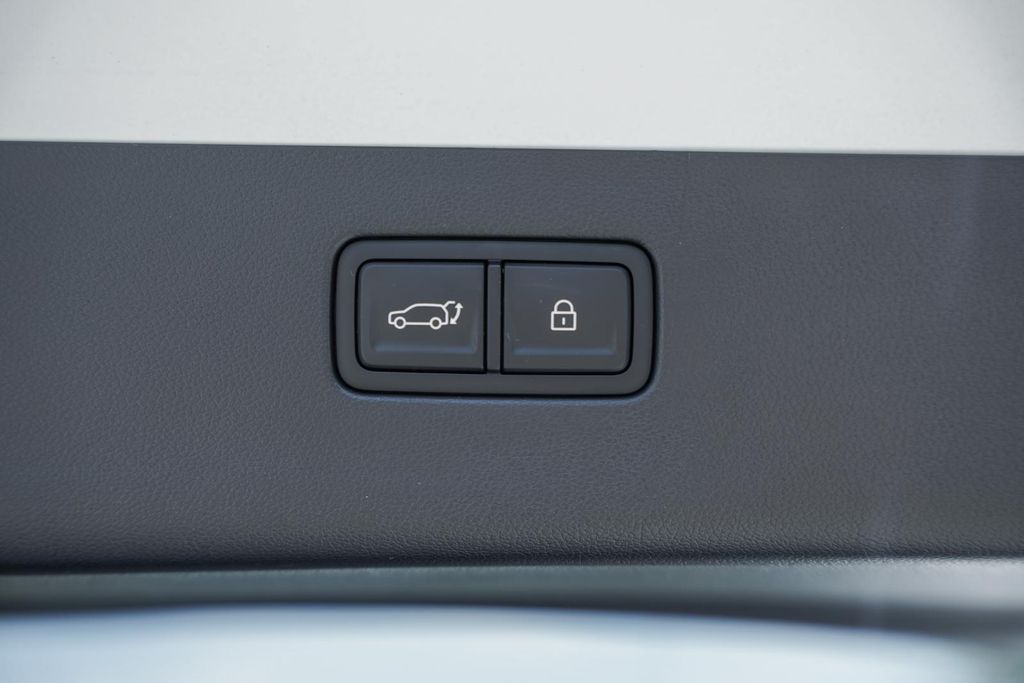 2026 Hyundai IONIQ 9 SE - Photo 10