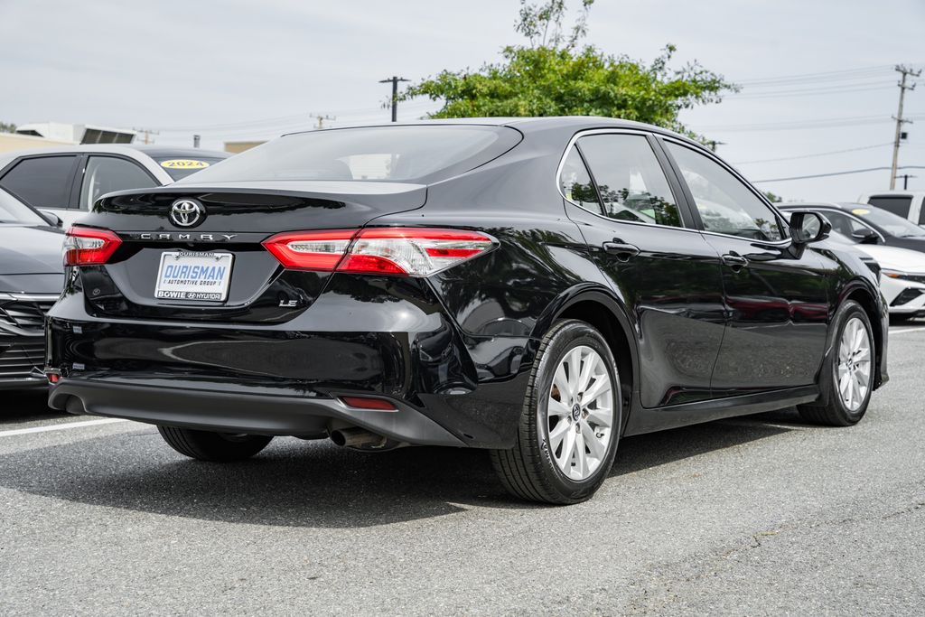 2018 Toyota Camry LE photo 4