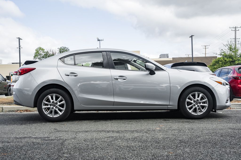 2018 Mazda Mazda3 Sport photo 3
