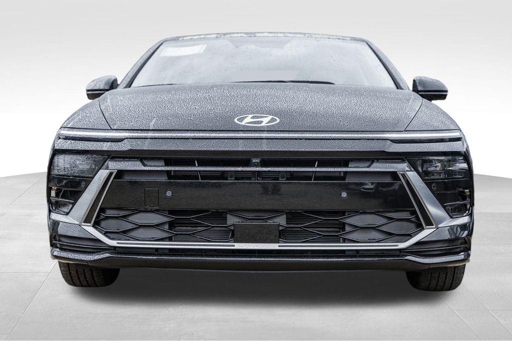 2026 Hyundai Sonata Hybrid Limited photo 2