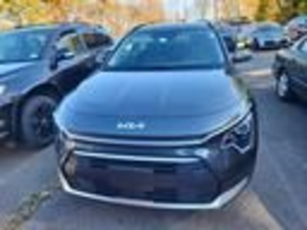 Used 2024 Kia Niro Plug-In Hybrid EX SUV