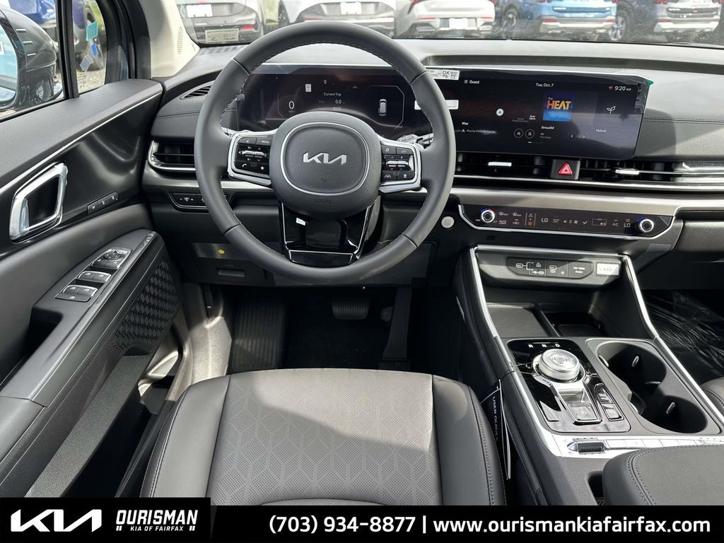 New 2026 Kia Carnival Hybrid SX Minivan/Van