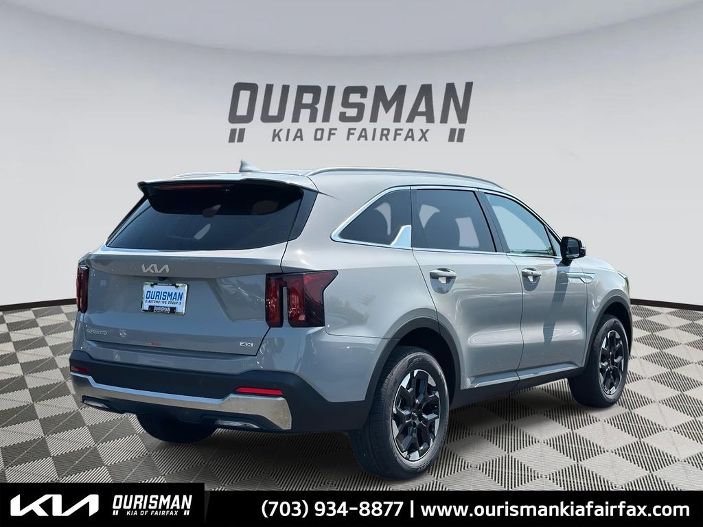 2025 Kia Sorento S photo 4