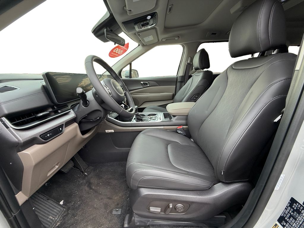 2026 Kia Carnival SX - Photo 9