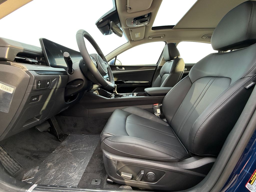 2026 Kia K5 EX - Photo 9