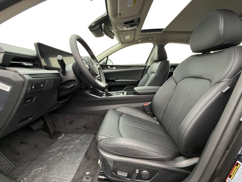 2026 Kia K5 EX - Photo 9