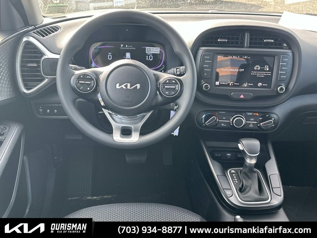 New 2025 Kia Soul LX Hatchback