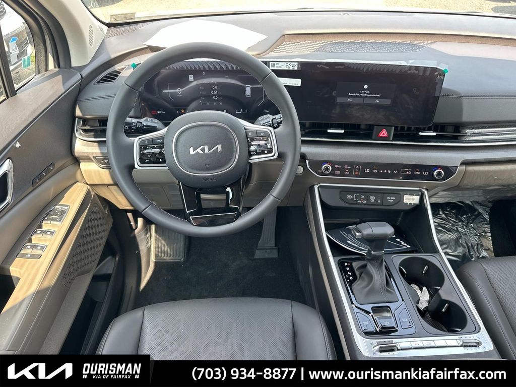 2026 Kia Carnival SX photo 3
