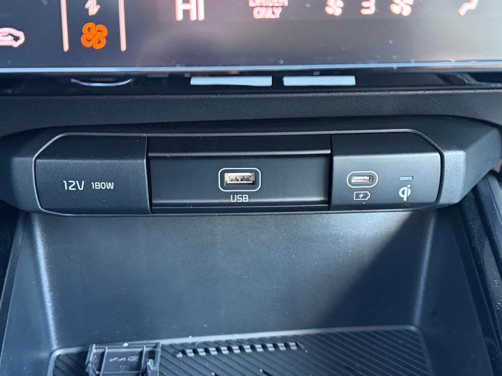 2025 Kia Niro EX Touring - Photo 19