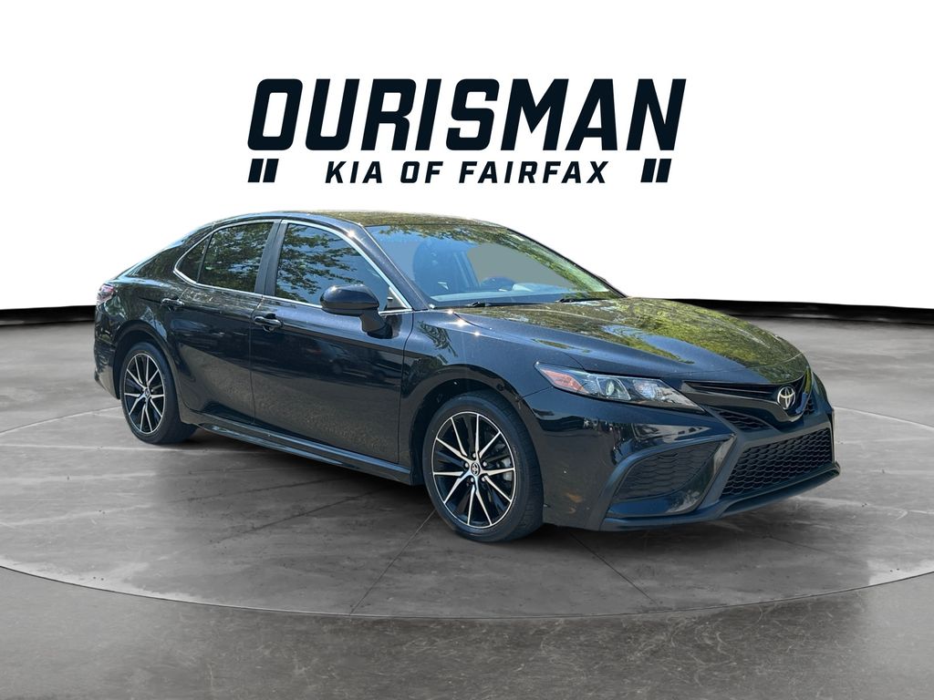2021 Toyota Camry 2.5 Auto SE's photo