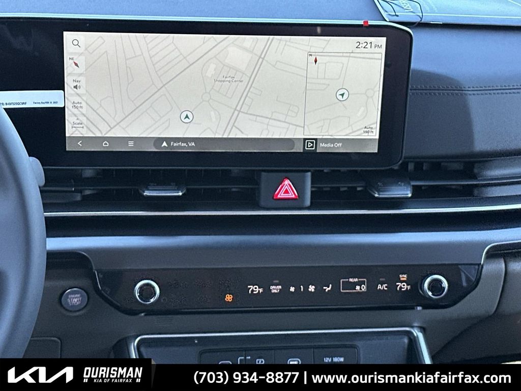 2026 Kia Carnival LXS photo 3