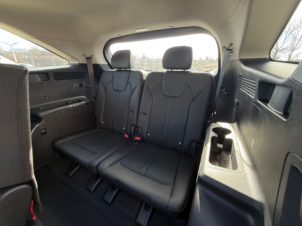 2025 Kia Sorento S - Photo 26