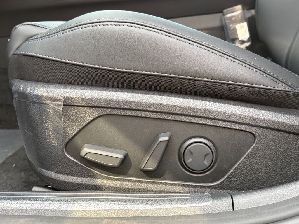 2026 Kia K5 EX - Photo 10
