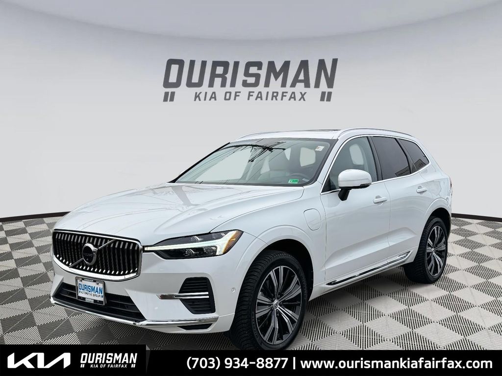 2022 Volvo XC60 Inscription's photo