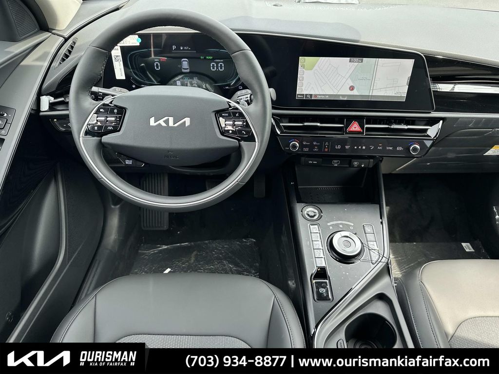 2025 Kia Niro Plug-In Hybrid EX photo 2