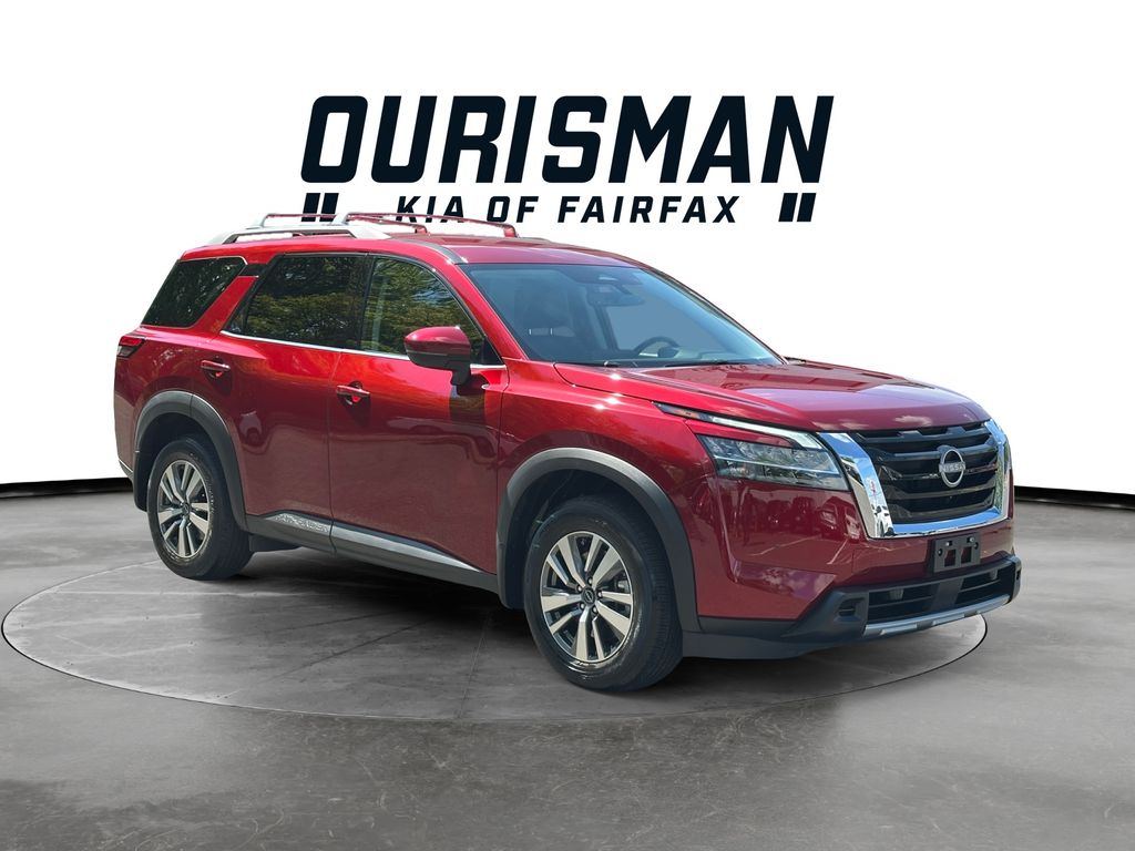 2023 Nissan Pathfinder SL 4WD's photo