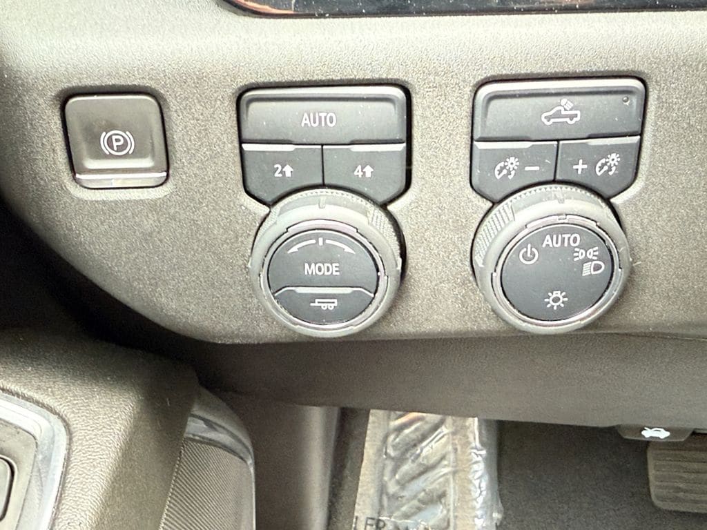 2024 Chevrolet Silverado 1500 LT - Photo 21