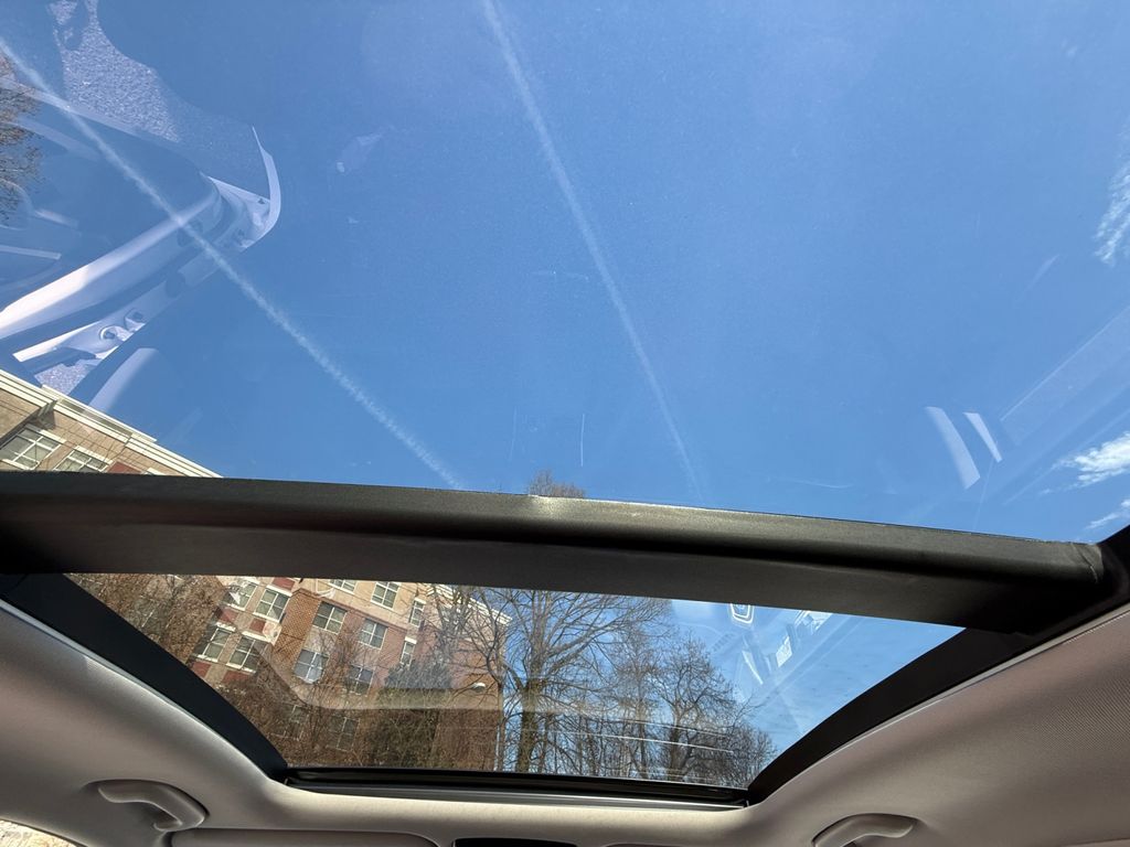 2025 Kia Sorento S - Photo 24