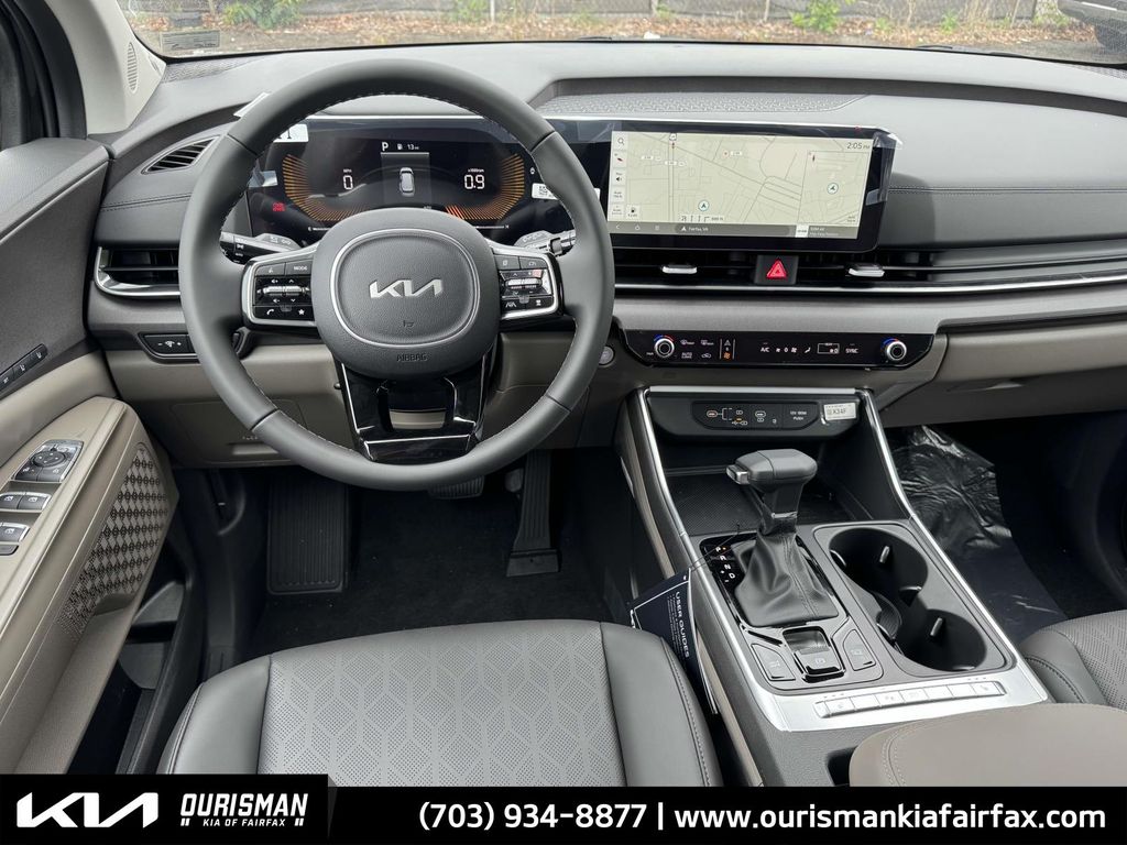 2025 Kia Carnival EX photo 2