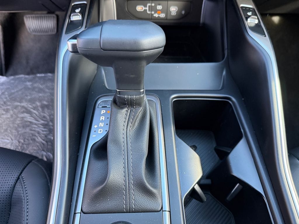 2025 Kia Sorento S - Photo 19