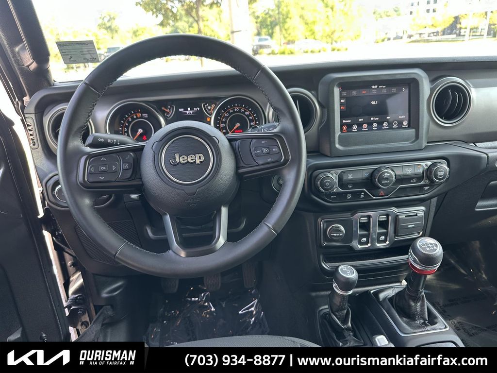 2022 Jeep Wrangler Sport S photo 2