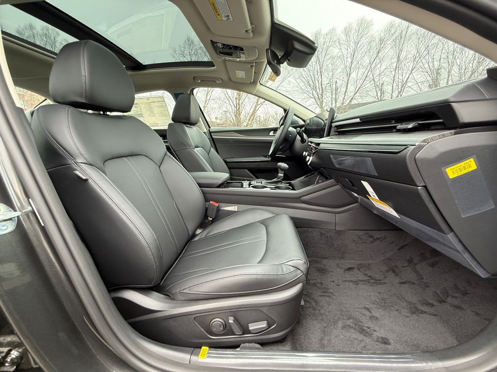 2026 Kia K5 EX - Photo 29