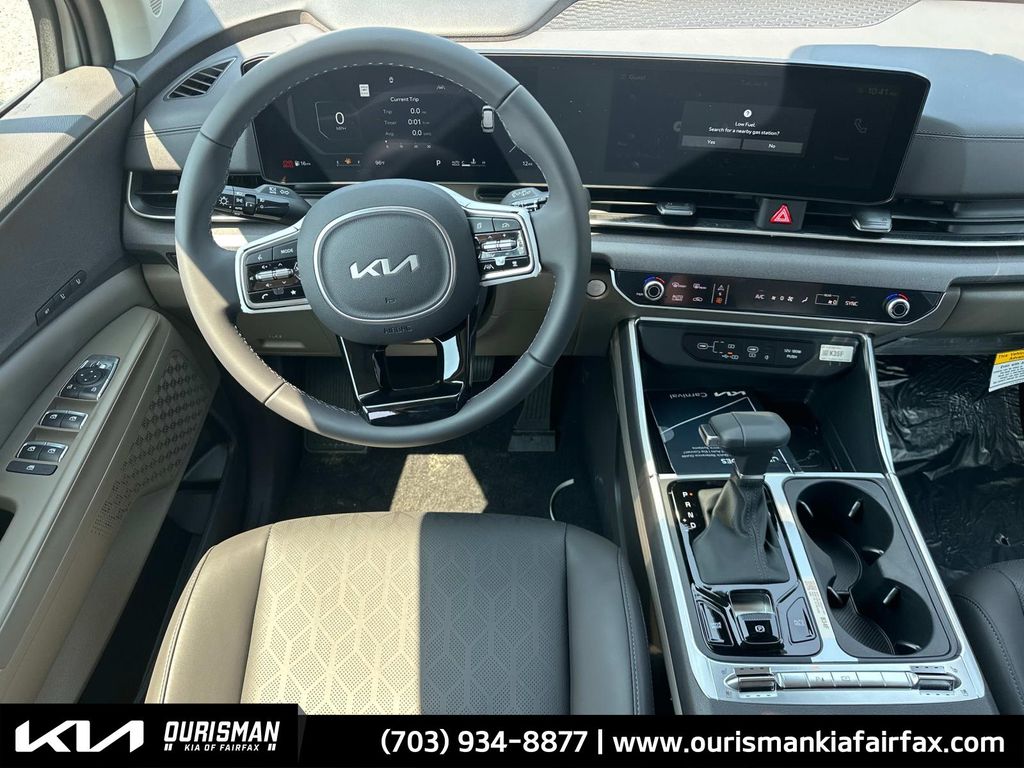 2026 Kia Carnival SX photo 2