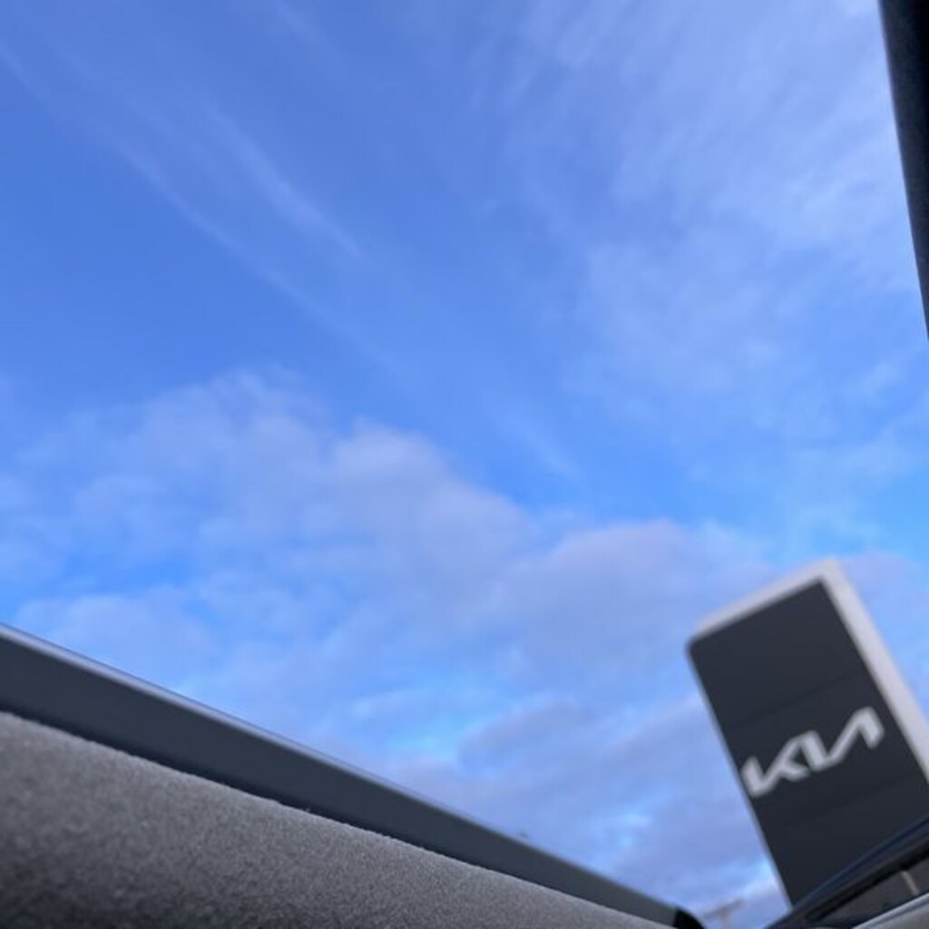 Used 2024 Kia Niro EX Touring SUV