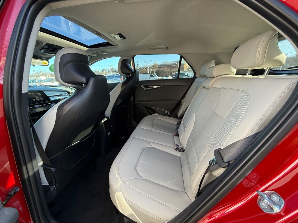 2025 Kia Niro EX Touring - Photo 27