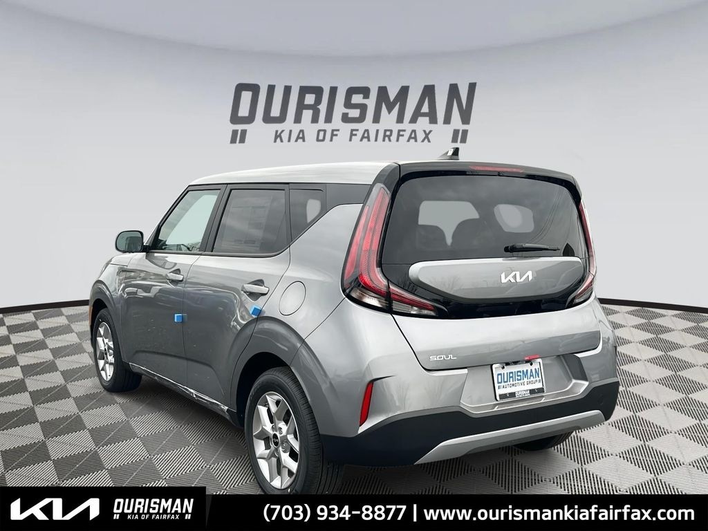 New 2025 Kia Soul LX Hatchback