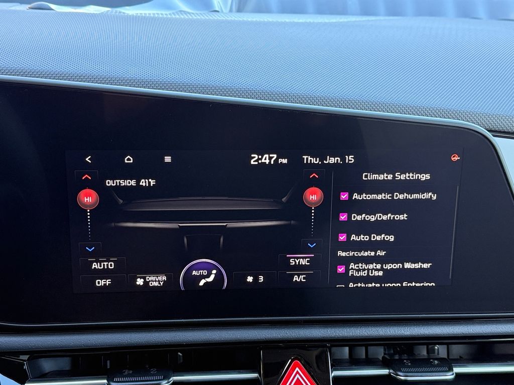 2025 Kia Niro EX Touring - Photo 17