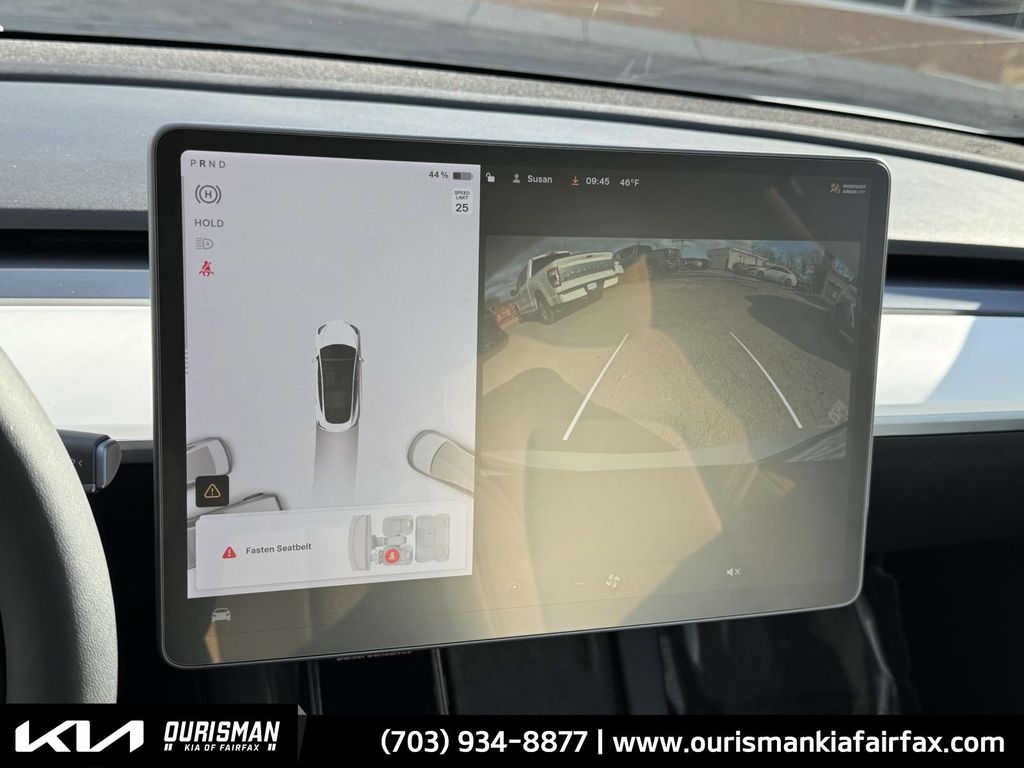 2021 Tesla Model 3 Standard Range Plus Rear-Wheel Drive photo 4