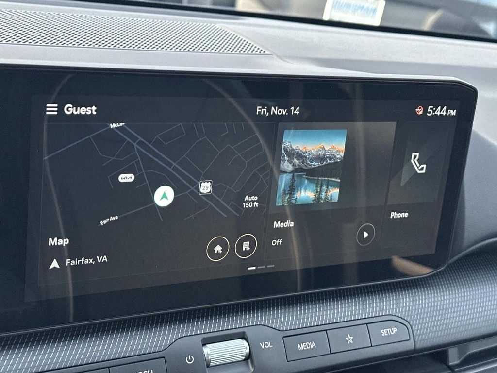 2025 Kia K4 GT-Line photo 4