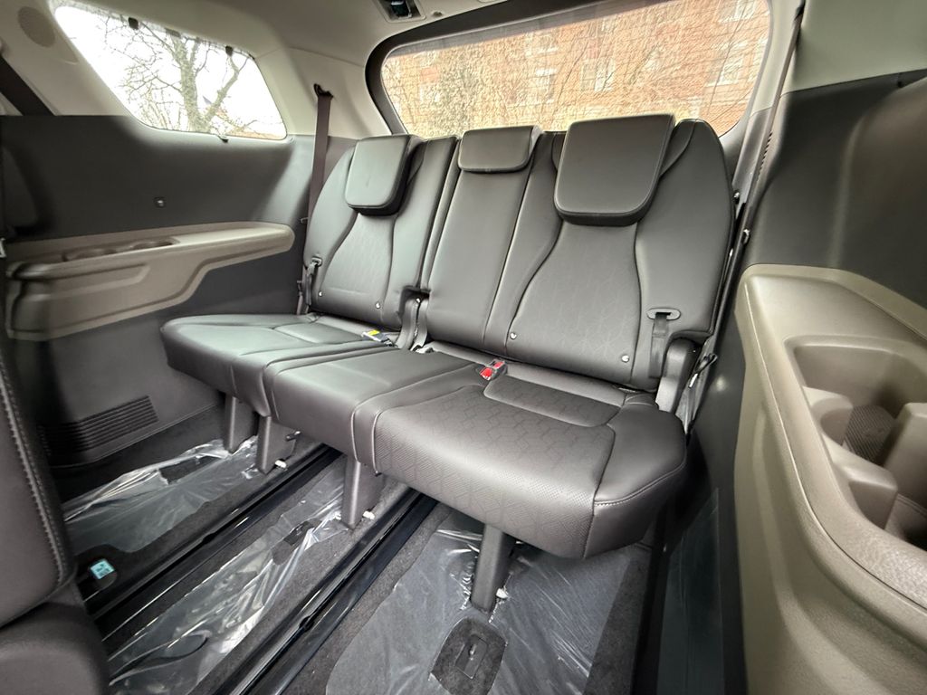 2026 Kia Carnival SX - Photo 26