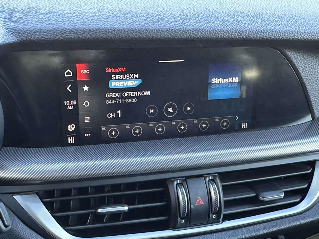 2022 Alfa Romeo Stelvio Ti photo 4