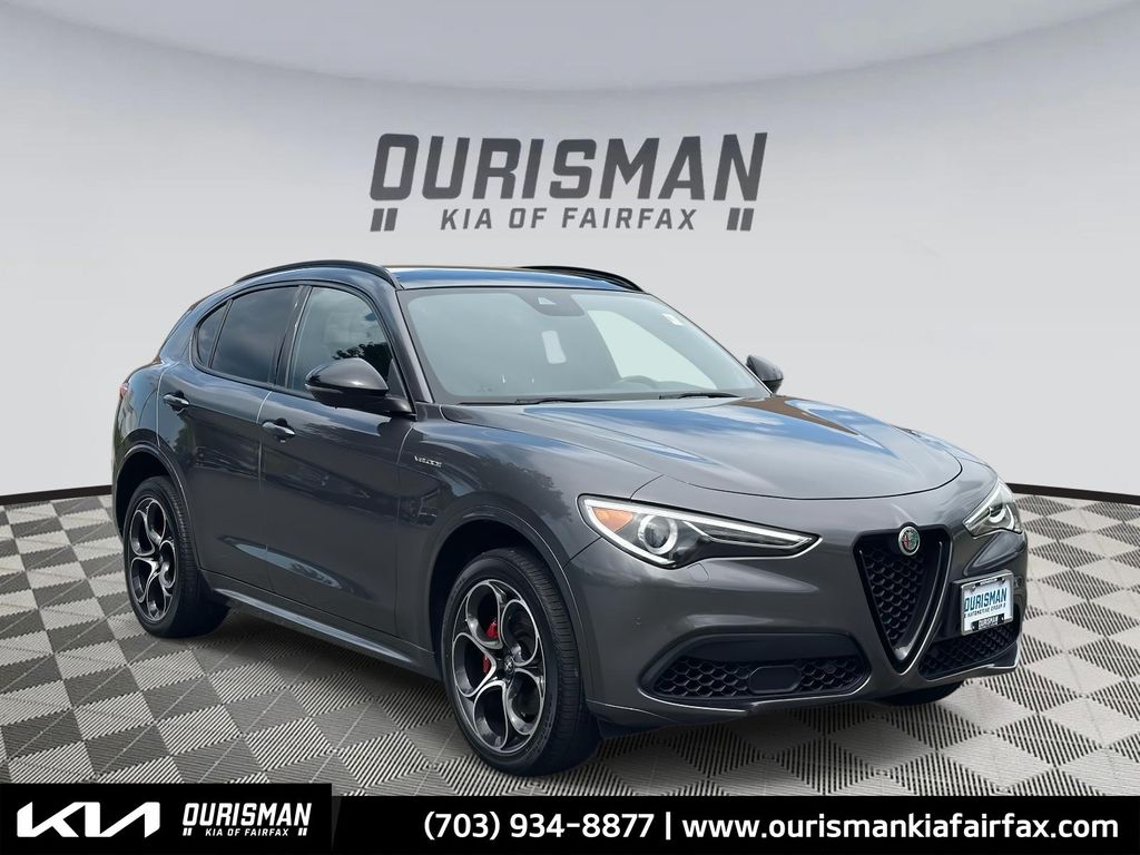2022 Alfa Romeo Stelvio