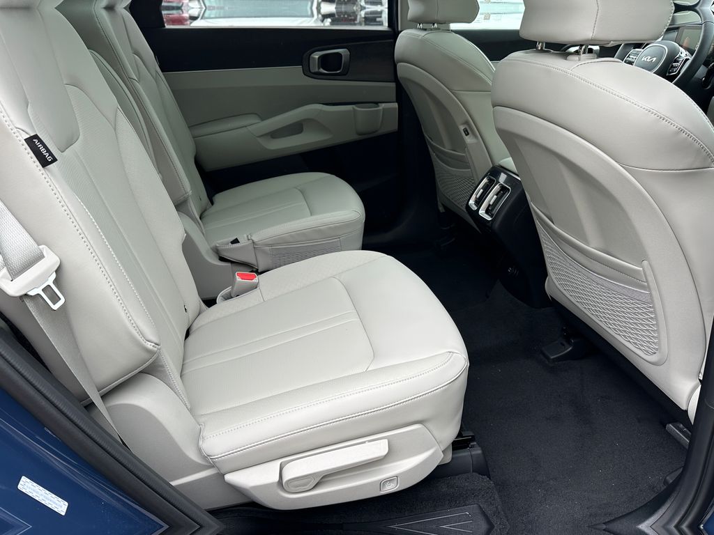 2025 Kia Sorento X-Line EX - Photo 38
