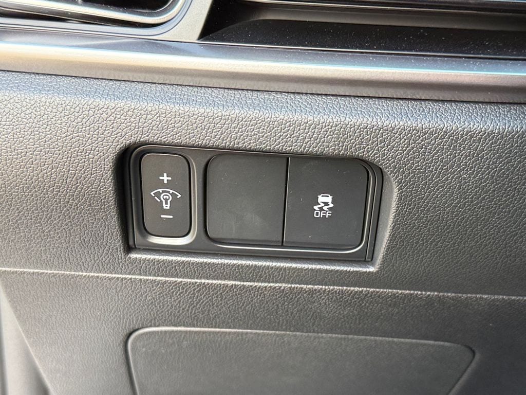 2025 Kia Sorento S - Photo 22