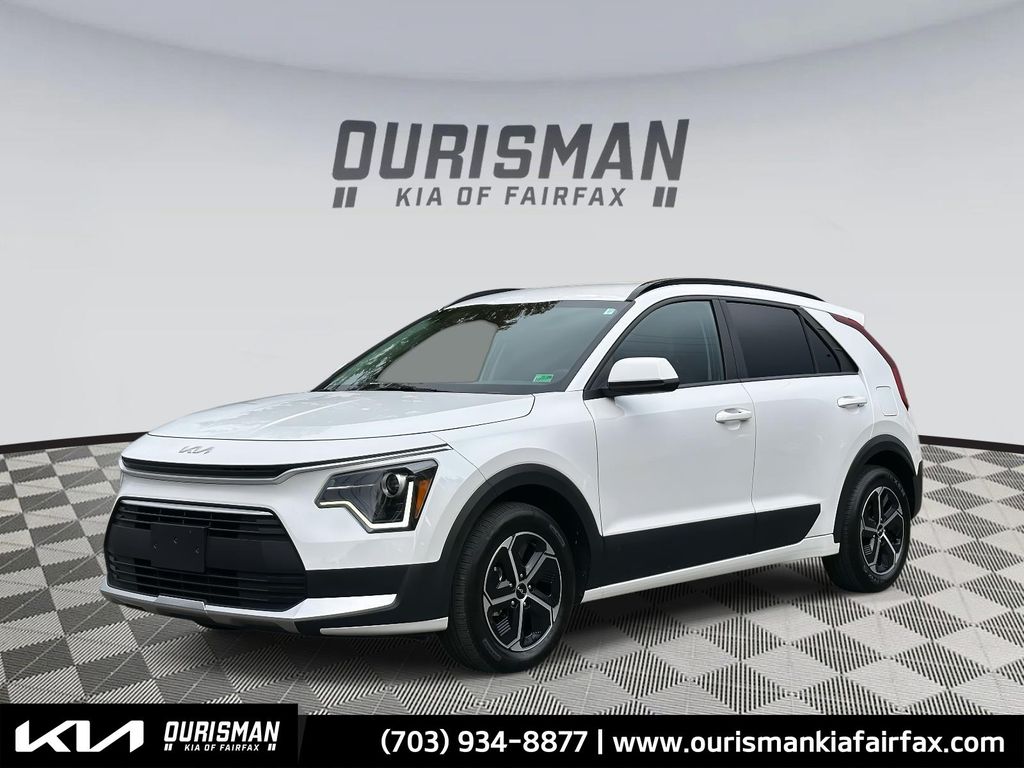 2024 Kia Niro LX's photo