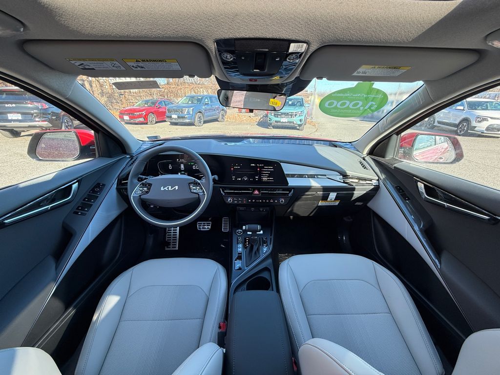 2025 Kia Niro EX Touring - Photo 26