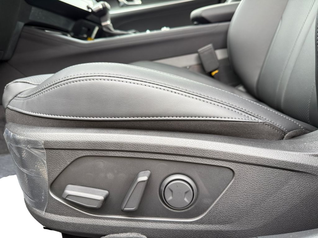 2026 Kia K5 EX - Photo 10