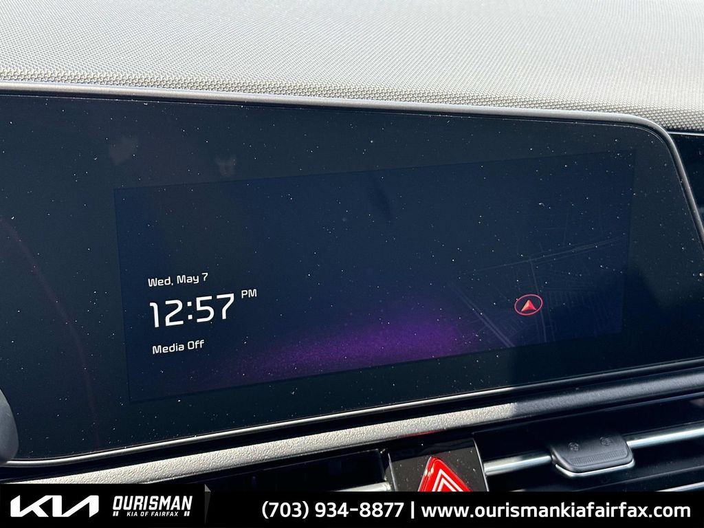 2025 Kia Niro Plug-In Hybrid EX photo 3