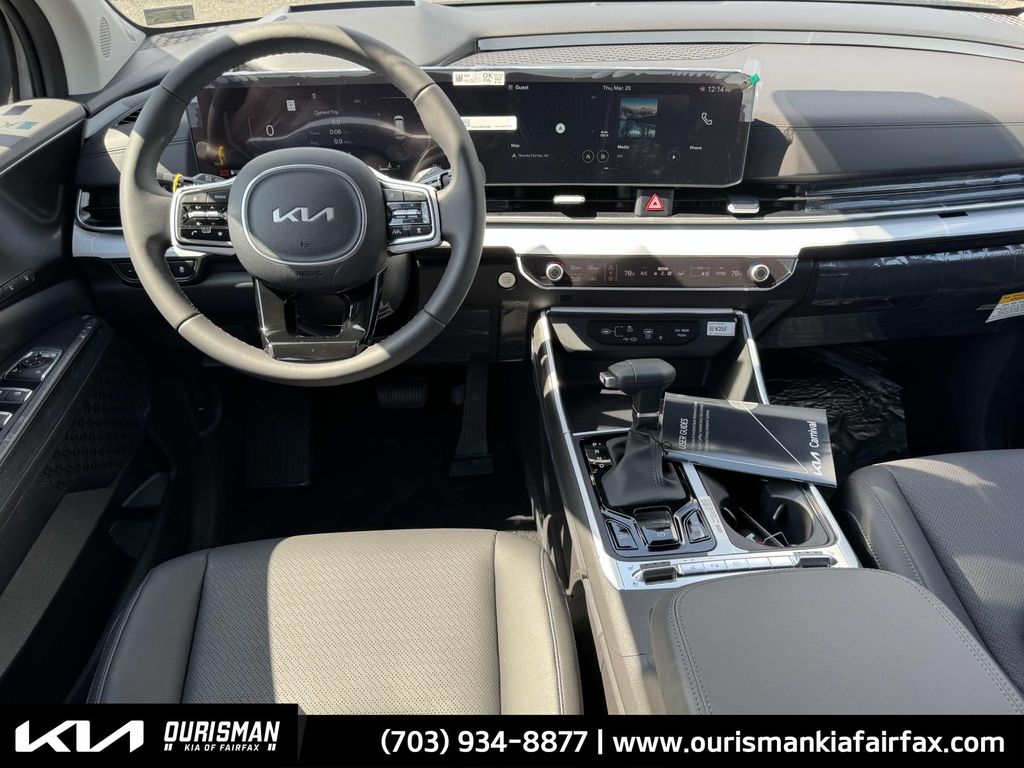 2025 Kia Carnival SX Prestige photo 2