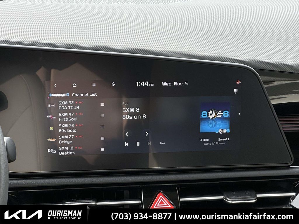 2024 Kia Niro EX Touring photo 3