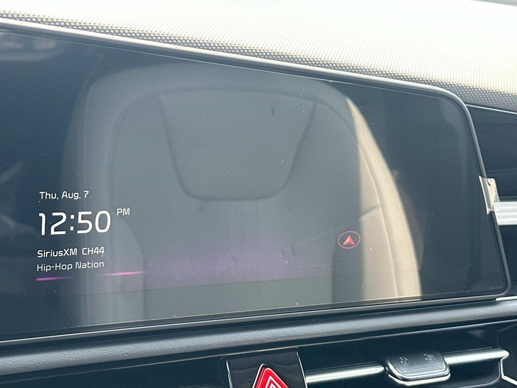 2025 Kia Niro EX photo 2