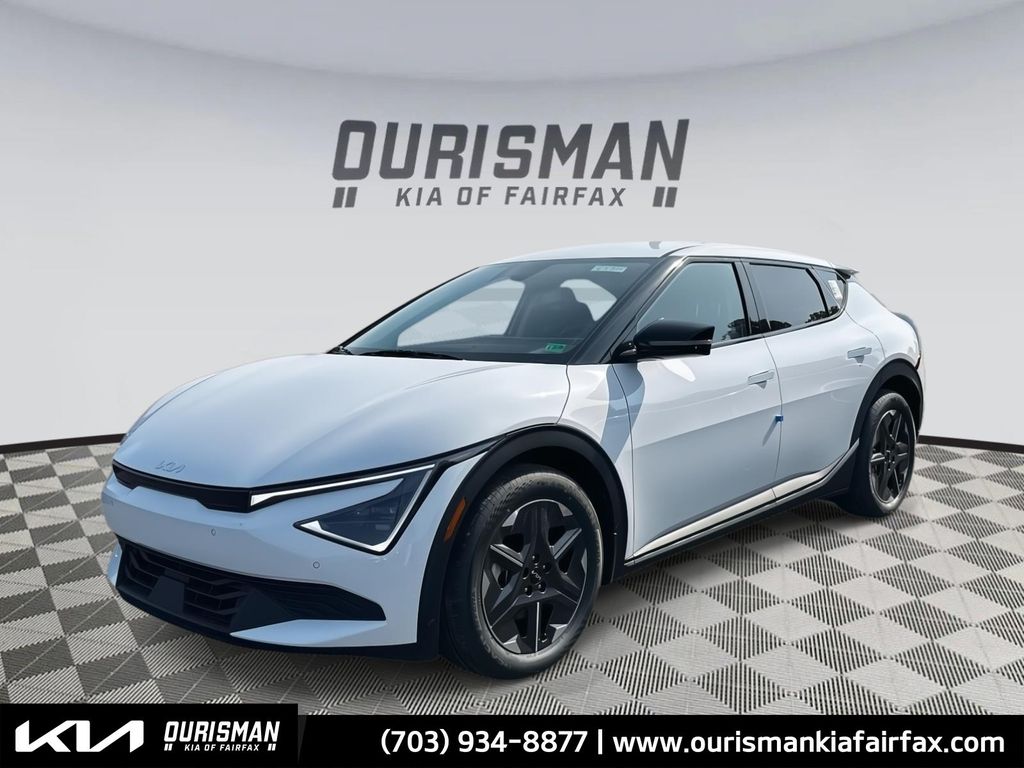 2025 Kia EV6 Light L/R's photo
