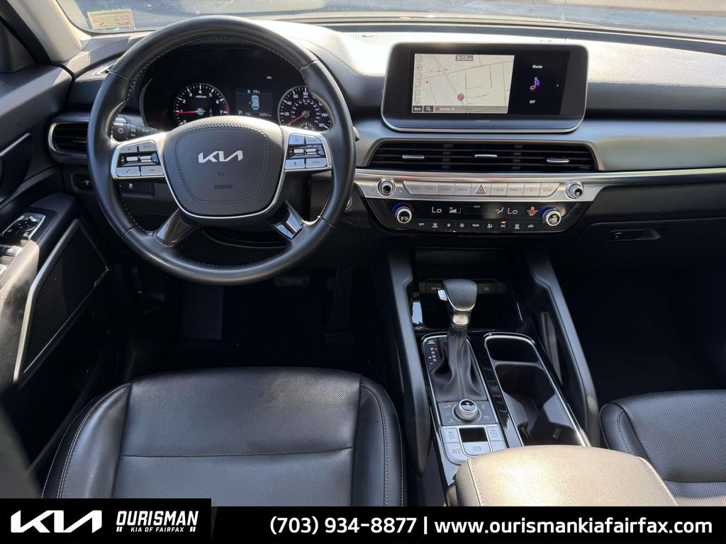 2022 Kia Telluride LX photo 2