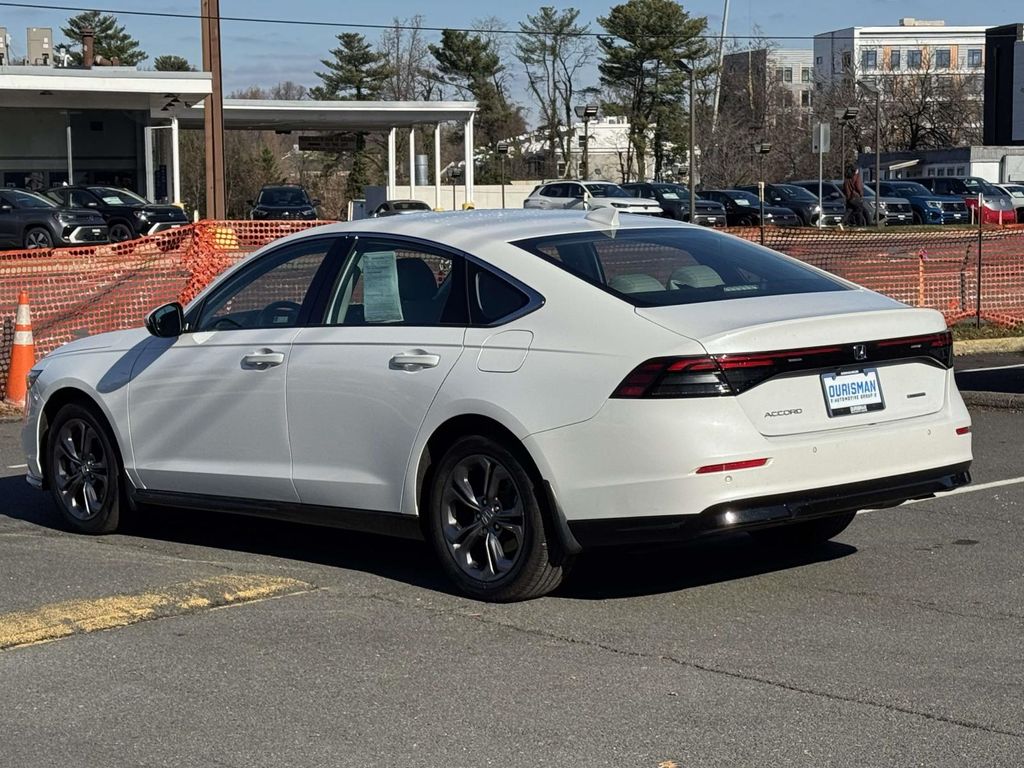2024 Honda Accord Hybrid EX-L photo 2