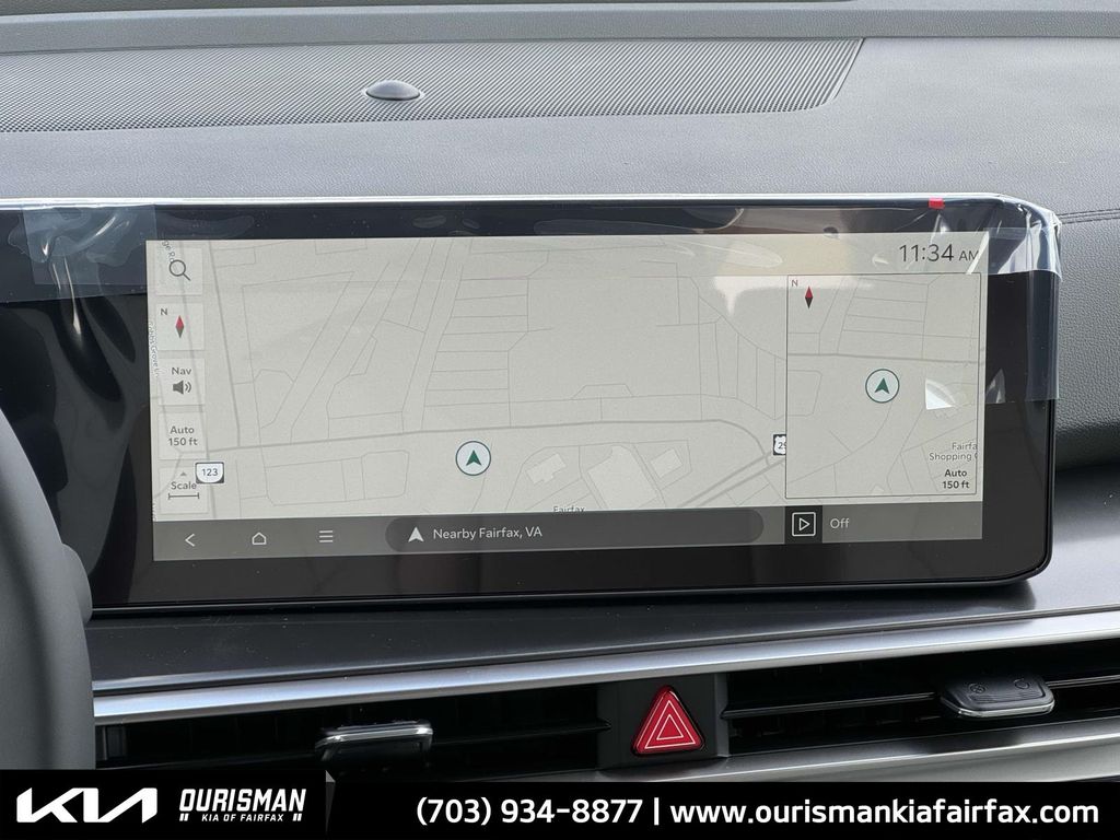 2025 Kia Sorento S photo 3